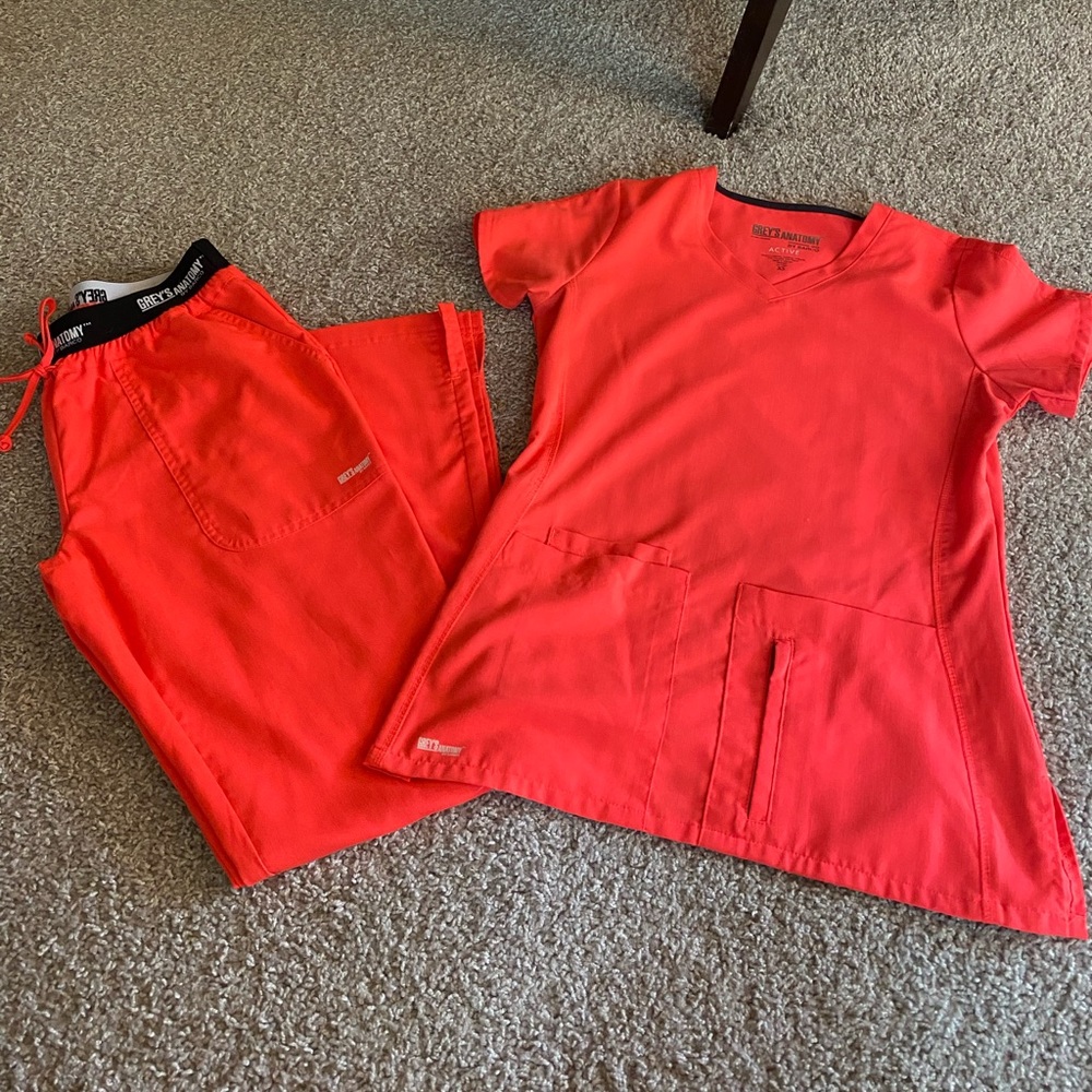 Women’s greys anatomy scrubs